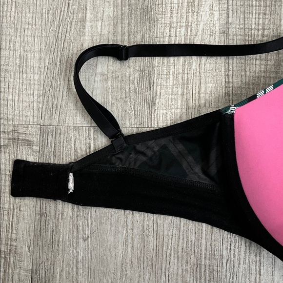 Victoria's Secret Push-Up Bra - Picture 4 of 6